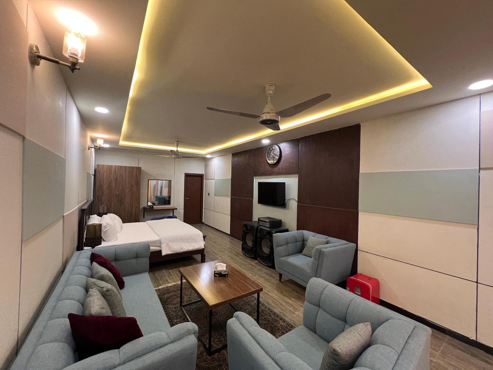 Deluxe King Room In Silverscape Residence Rawalpindi Exterior foto